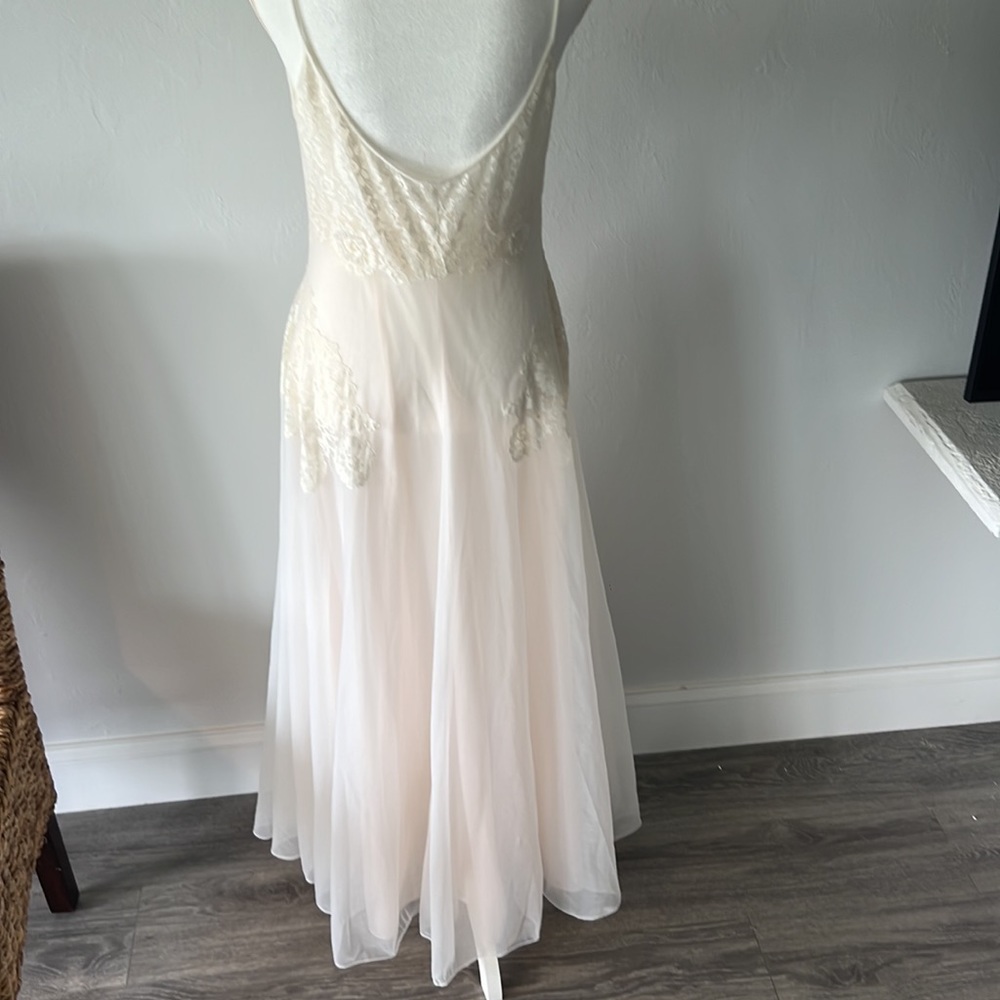 Elegant Vintage Vanity Fair illusion nightgown - Picture 6 of 10